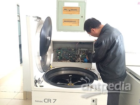 日立離心機維修： CR7離心機開機顯···